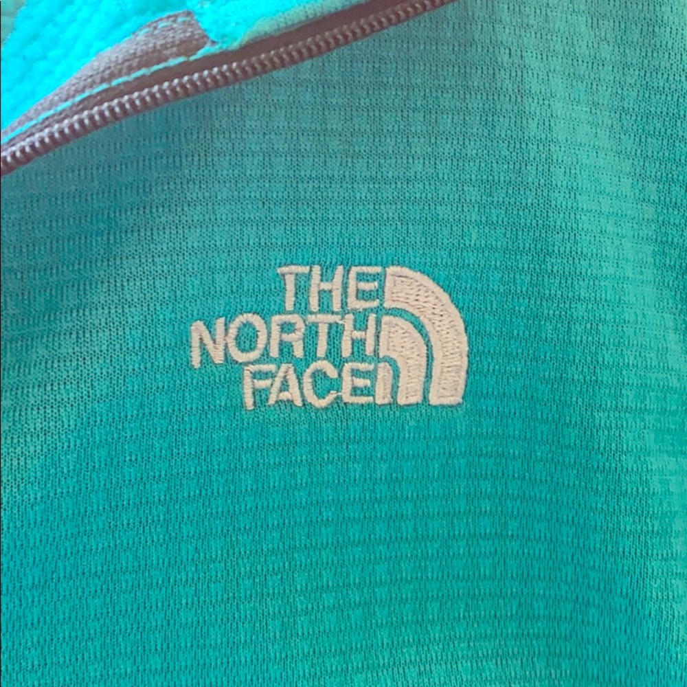 North face pullover! ⛷